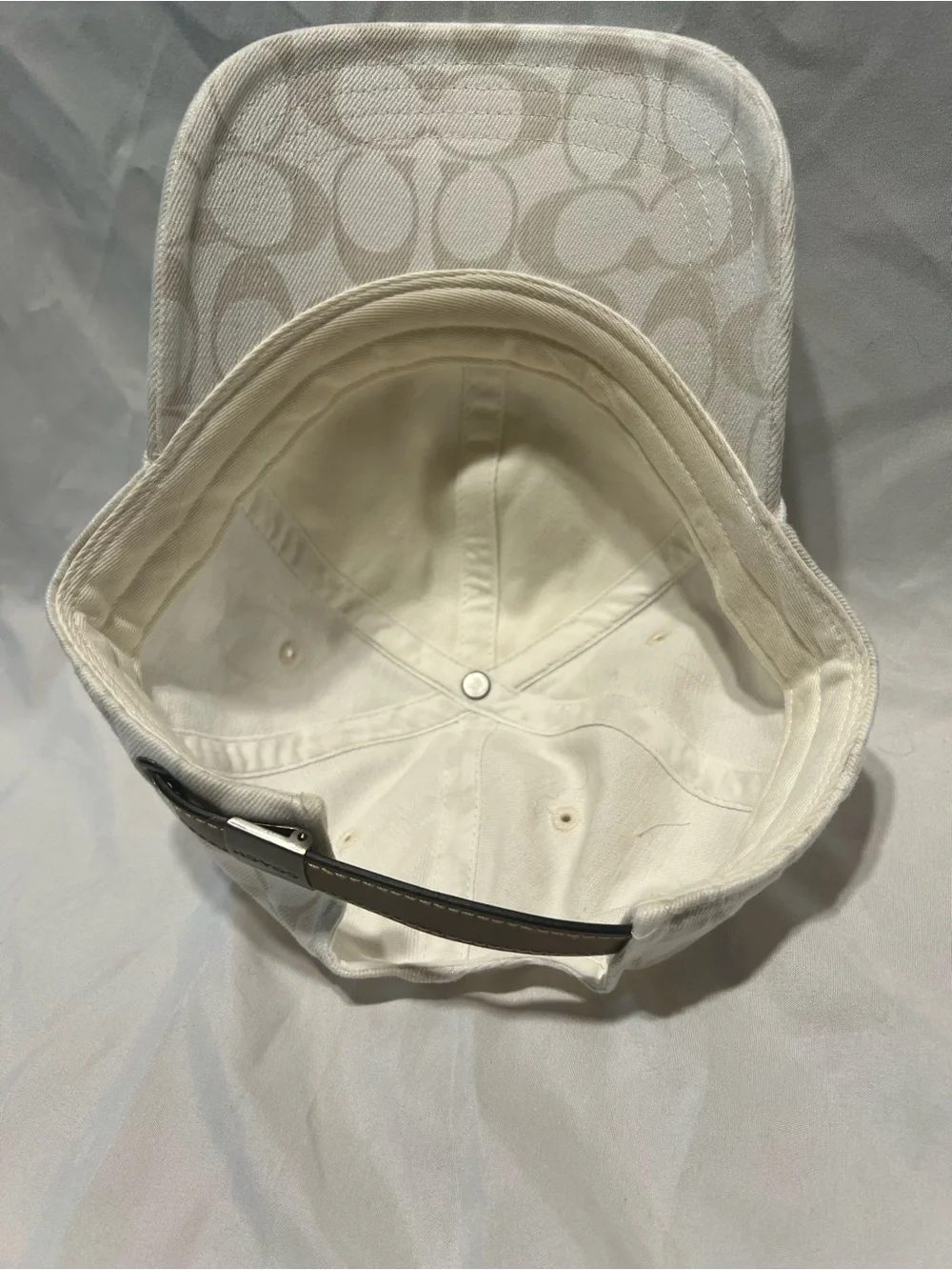 Women’s Coach signature baseball cap